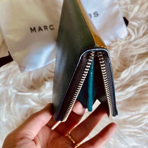 Marc Jacobs Checkbook Wallet - Picture 5 of 5